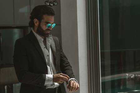 The Ultimate Guide to Buying a Men’s Suit: Fit, Style, Fabric & Accessories