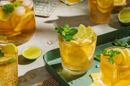 Simple Traditional Lemon Iced Tea
