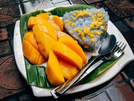Authentic Thai Mango Sticky Rice